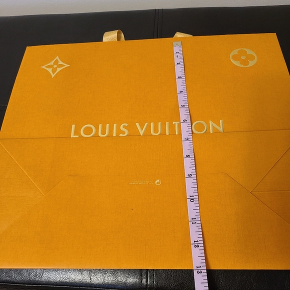 Holiday Edition LV Bag - Picture 4 of 5